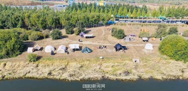 剧院周边成市民“露营宝地”开元棋牌不出远门也惬意|大(图4) 剧院周边成市民“露营宝地”开元棋牌不出远门也惬意|大(图4)